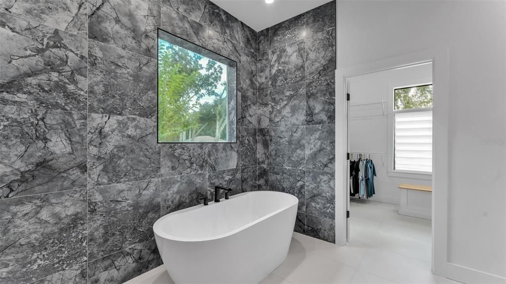 На продажу: $899,000 (3 спален, 3 ванн, 2709 Квадратных фут)