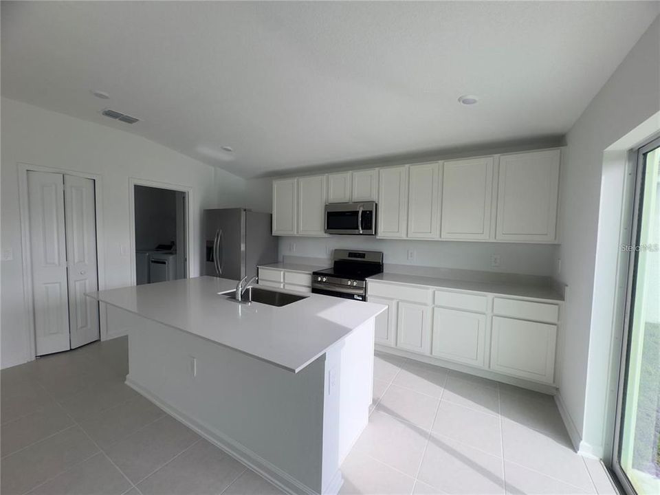 For Rent: $2,000 (3 beds, 2 baths, 1487 Square Feet)