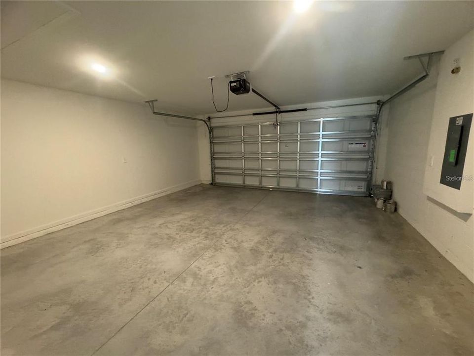 For Rent: $2,000 (3 beds, 2 baths, 1487 Square Feet)