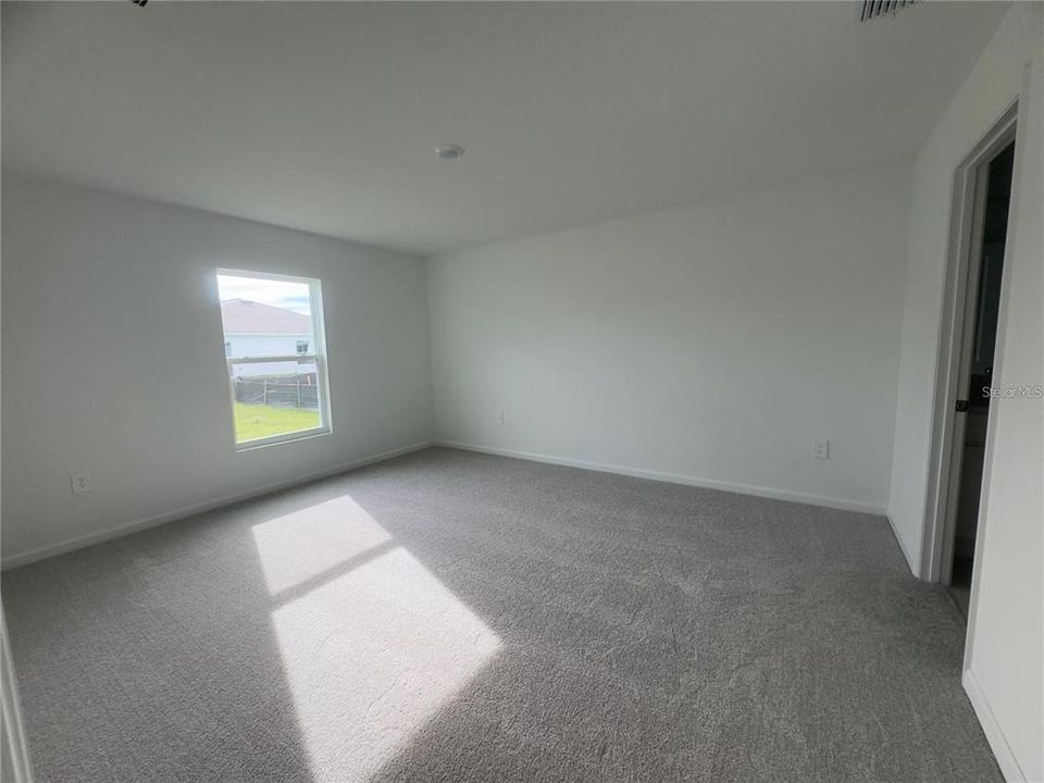 For Rent: $2,000 (3 beds, 2 baths, 1487 Square Feet)