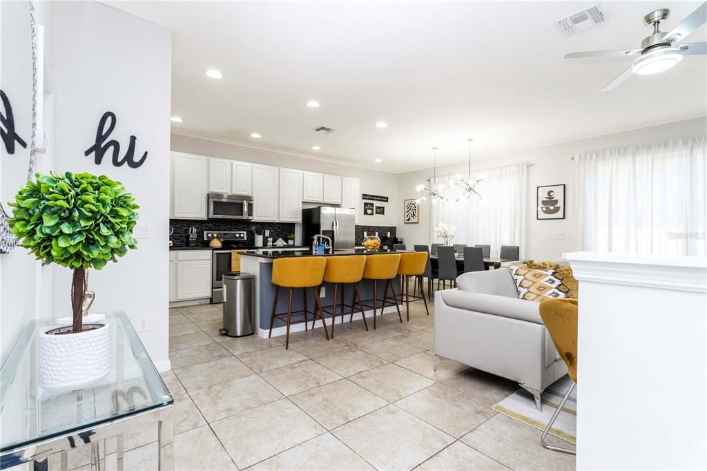 For Rent: $2,690 (4 beds, 3 baths, 1907 Square Feet)