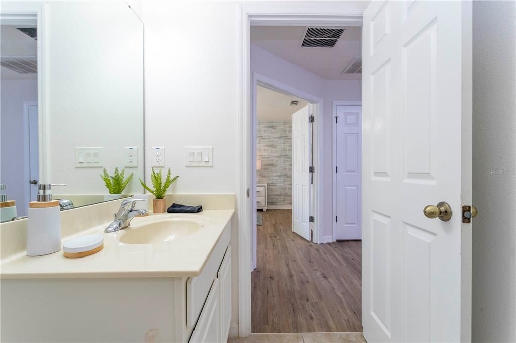 For Rent: $2,690 (4 beds, 3 baths, 1907 Square Feet)