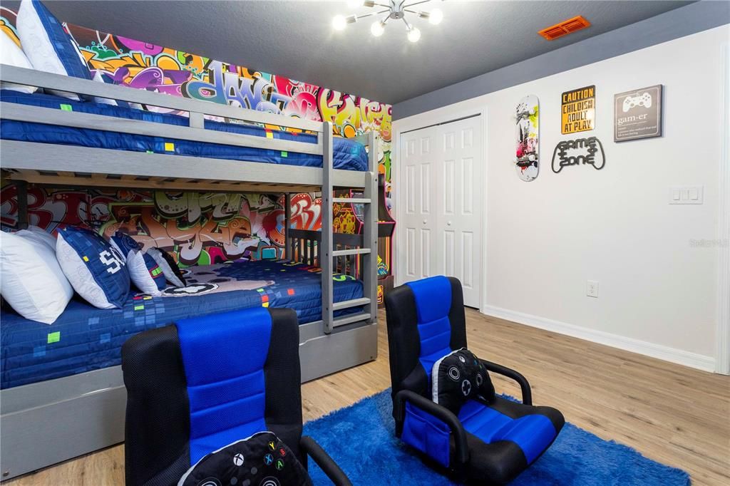 For Rent: $2,690 (4 beds, 3 baths, 1907 Square Feet)