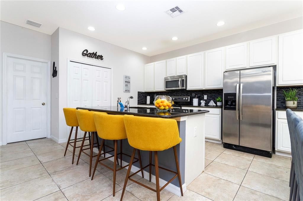 For Rent: $2,690 (4 beds, 3 baths, 1907 Square Feet)