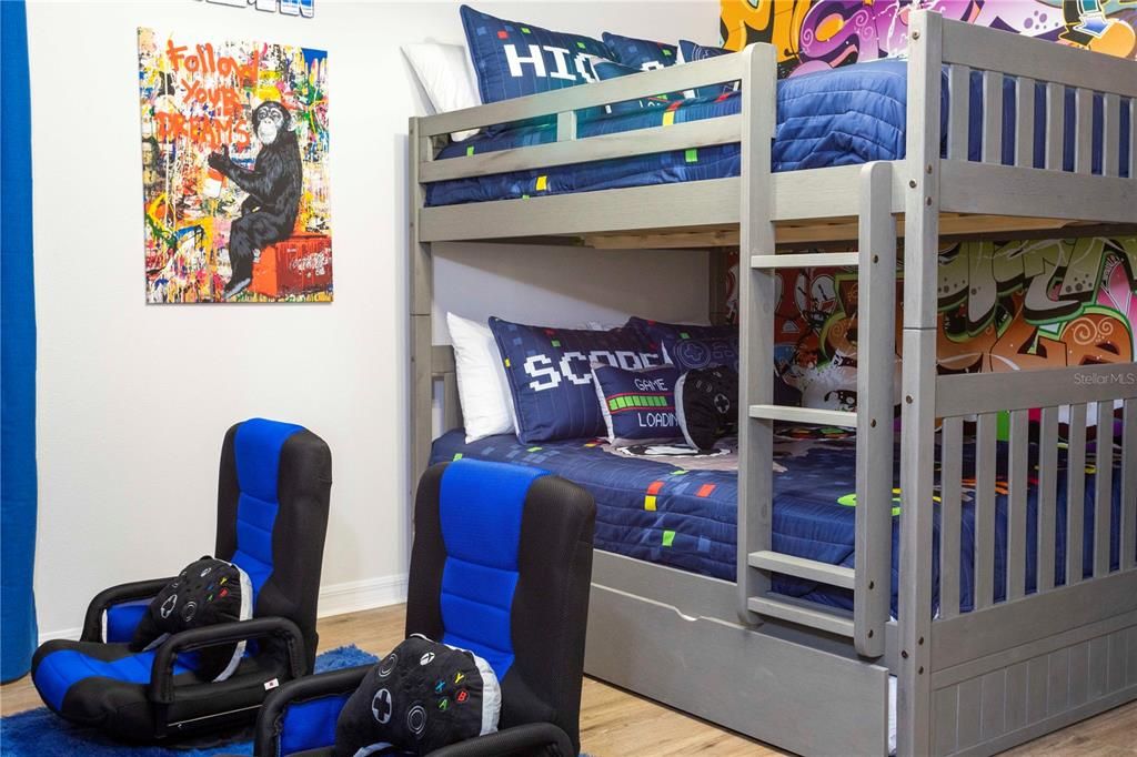 For Rent: $2,690 (4 beds, 3 baths, 1907 Square Feet)