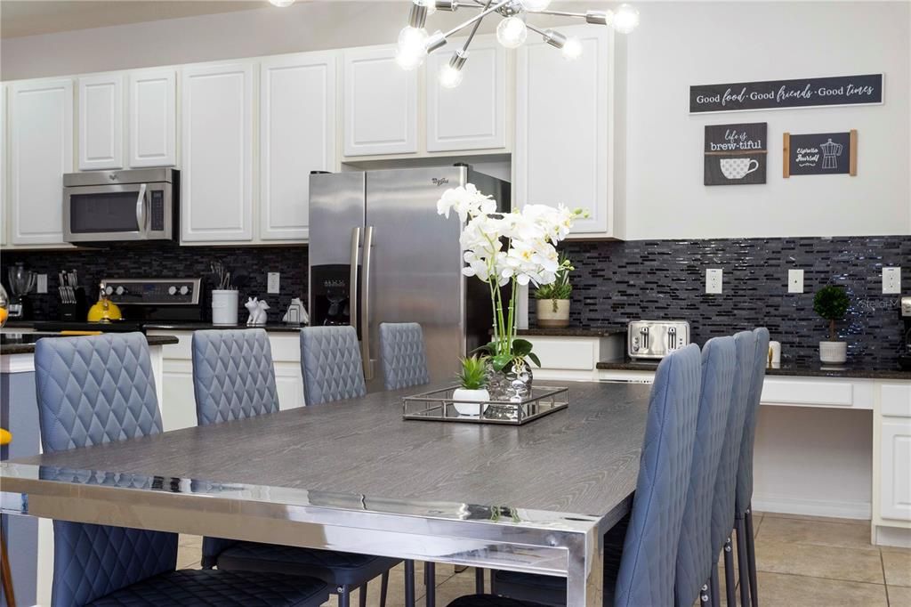 For Rent: $2,690 (4 beds, 3 baths, 1907 Square Feet)