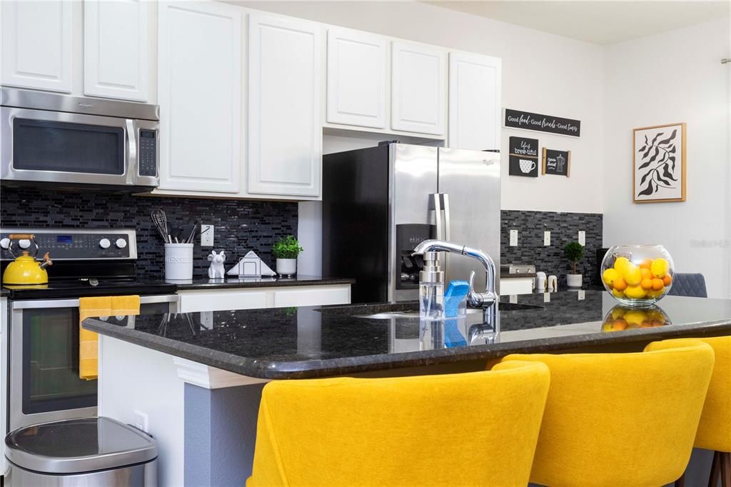 For Rent: $2,690 (4 beds, 3 baths, 1907 Square Feet)