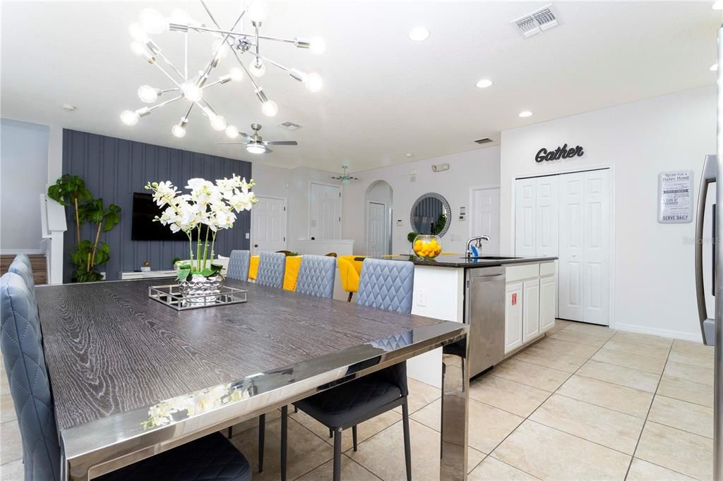 For Rent: $2,690 (4 beds, 3 baths, 1907 Square Feet)