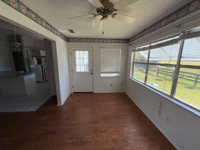 For Sale: $250,000 (3 beds, 2 baths, 1527 Square Feet)