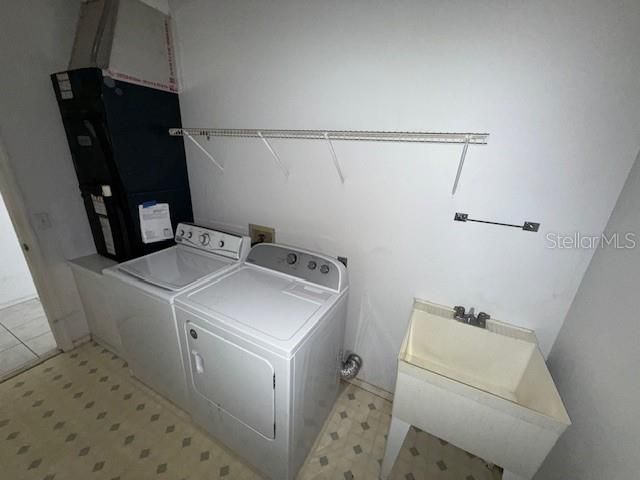 For Sale: $250,000 (3 beds, 2 baths, 1527 Square Feet)