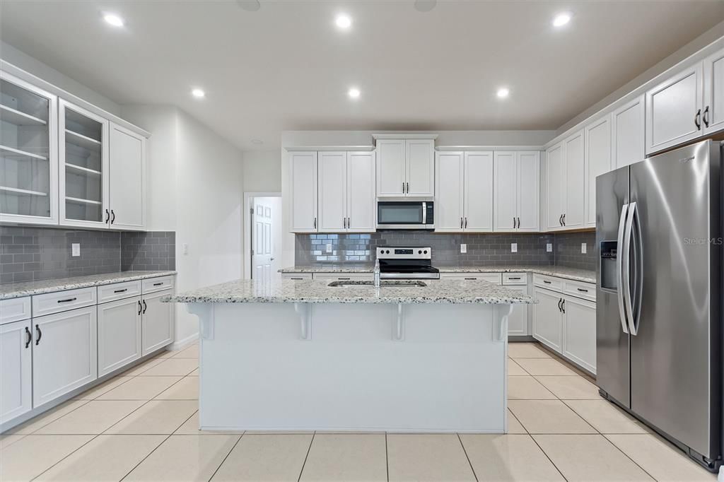 В аренду: $2,800 (4 спален, 2 ванн, 2170 Квадратных фут)