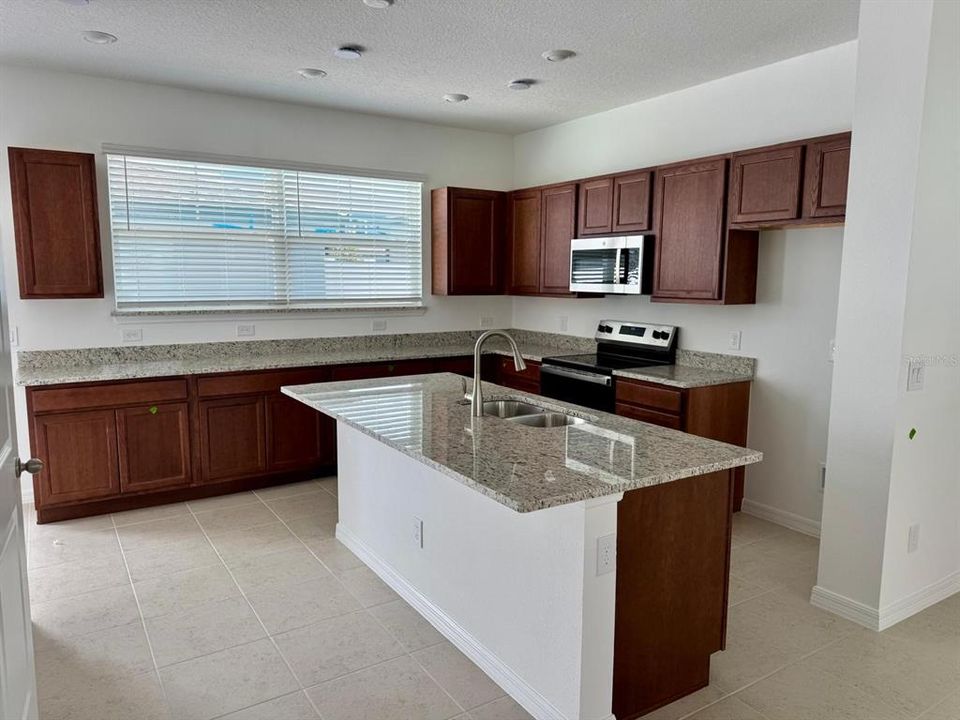 出租: $2,900 (3 贝兹, 2 浴室, 1675 平方英尺)