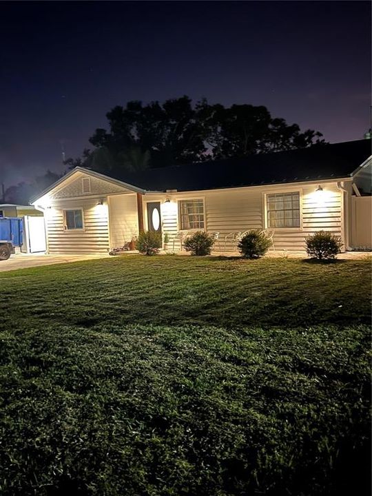 For Sale: $649,900 (5 beds, 3 baths, 2157 Square Feet)