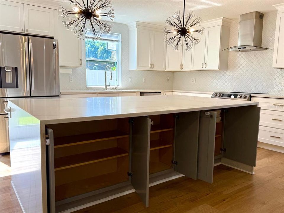 For Sale: $649,900 (5 beds, 3 baths, 2157 Square Feet)