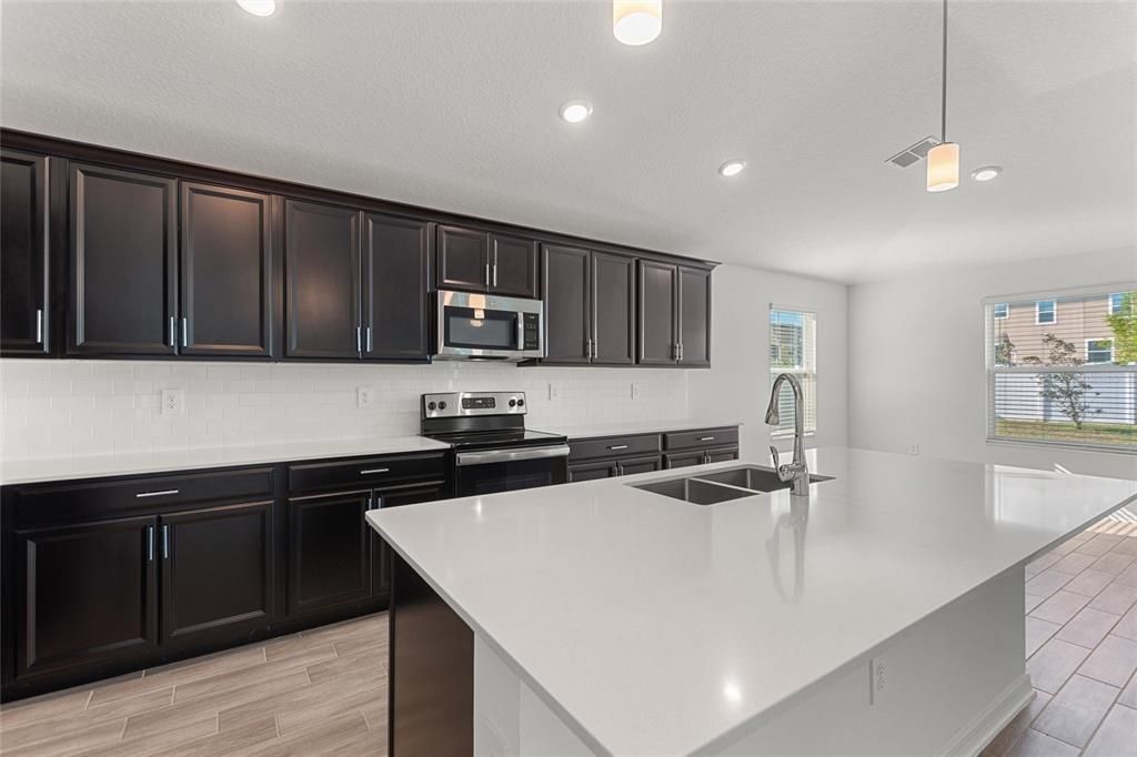 En Renta: $3,200 (4 camas, 3 baños, 2621 Pies cuadrados)