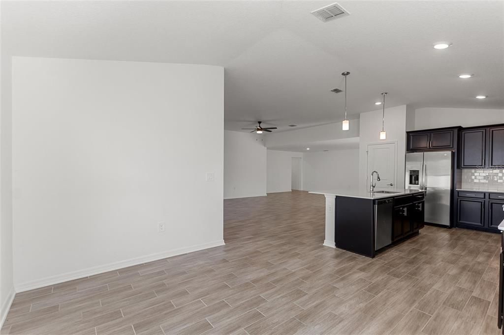 En Renta: $3,200 (4 camas, 3 baños, 2621 Pies cuadrados)