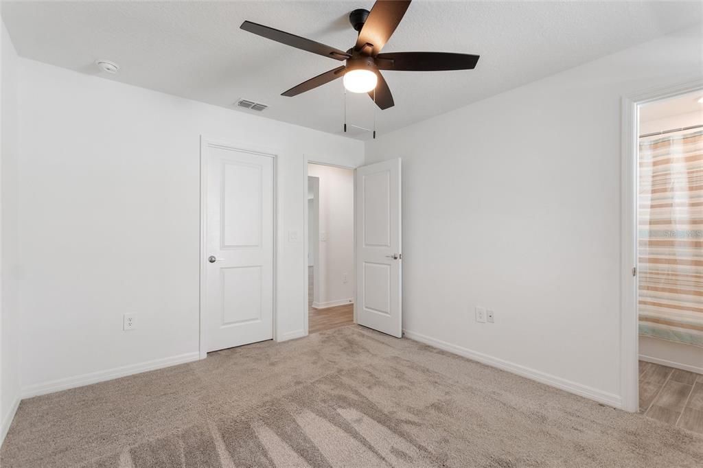 En Renta: $3,200 (4 camas, 3 baños, 2621 Pies cuadrados)