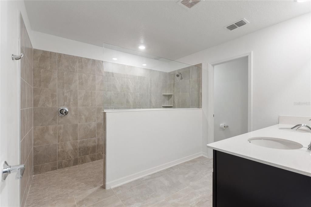 En Renta: $3,200 (4 camas, 3 baños, 2621 Pies cuadrados)