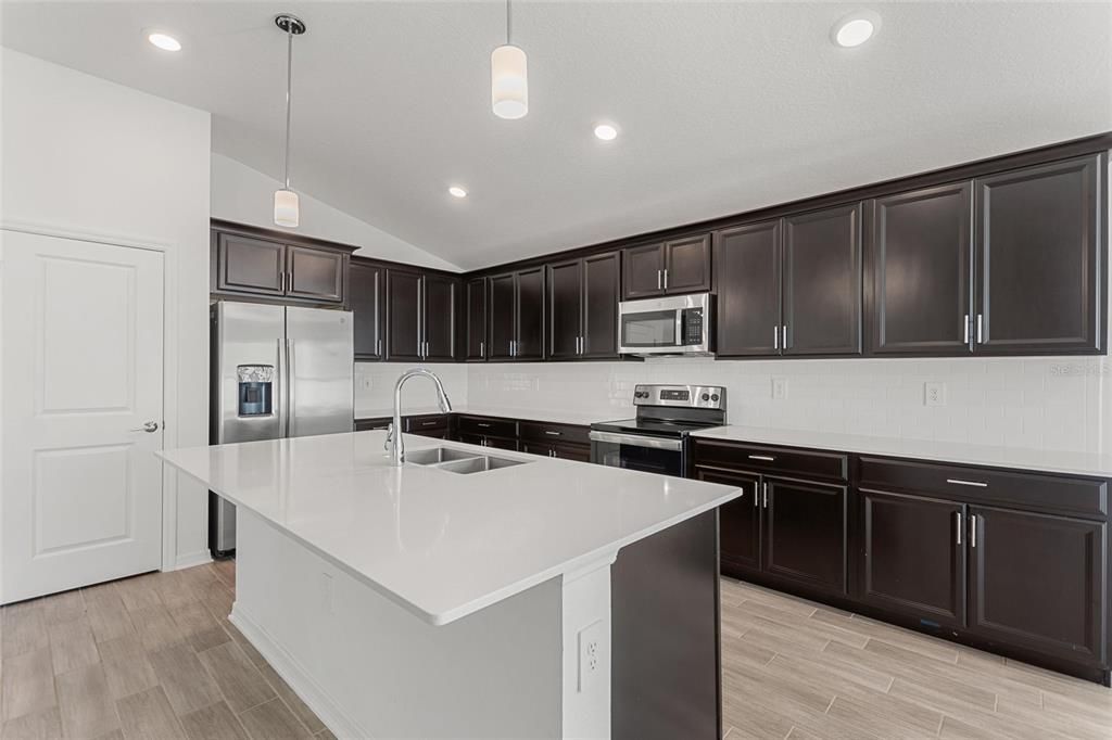 En Renta: $3,200 (4 camas, 3 baños, 2621 Pies cuadrados)