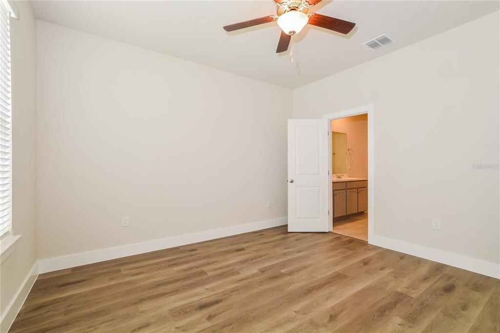 出租: $2,200 (3 贝兹, 2 浴室, 1334 平方英尺)