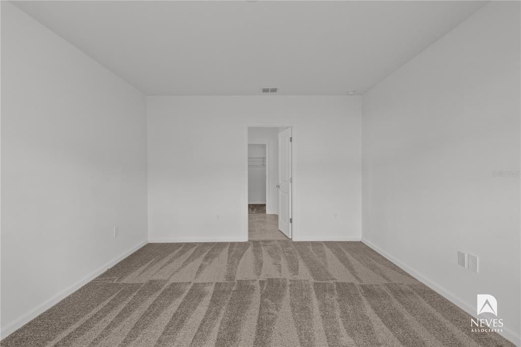 For Rent: $2,490 (4 beds, 2 baths, 1936 Square Feet)