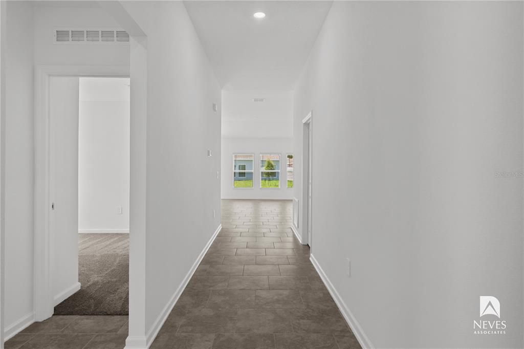 For Rent: $2,490 (4 beds, 2 baths, 1936 Square Feet)