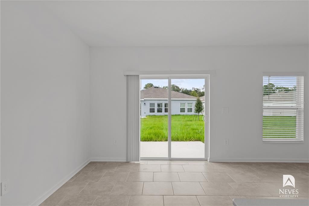 For Rent: $2,490 (4 beds, 2 baths, 1936 Square Feet)