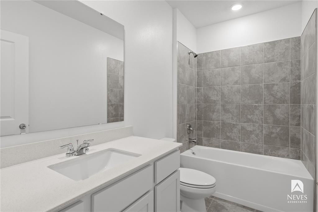 For Rent: $2,490 (4 beds, 2 baths, 1936 Square Feet)