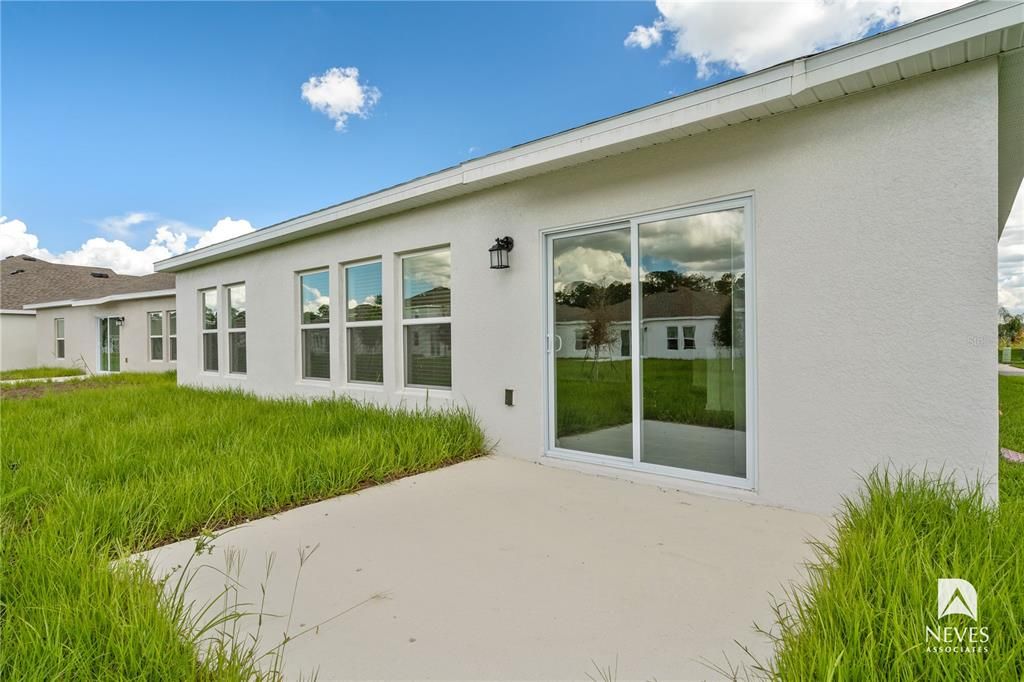 For Rent: $2,490 (4 beds, 2 baths, 1936 Square Feet)