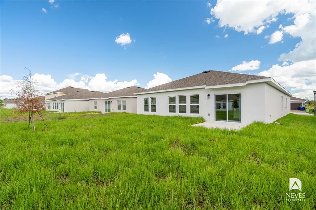 For Rent: $2,490 (4 beds, 2 baths, 1936 Square Feet)