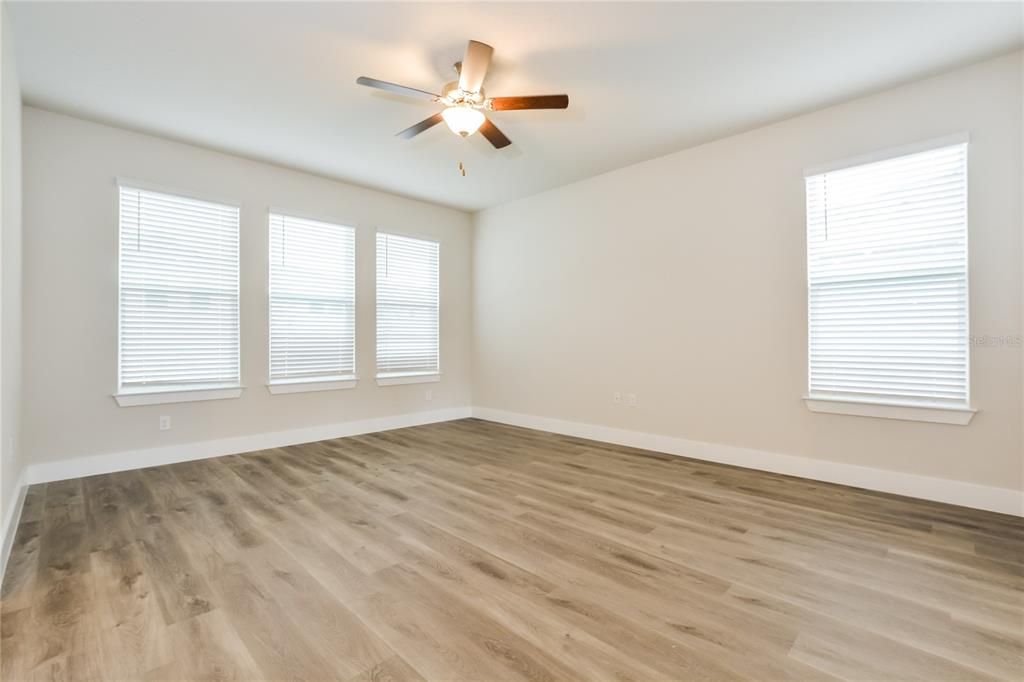 出租: $2,325 (3 贝兹, 2 浴室, 1823 平方英尺)