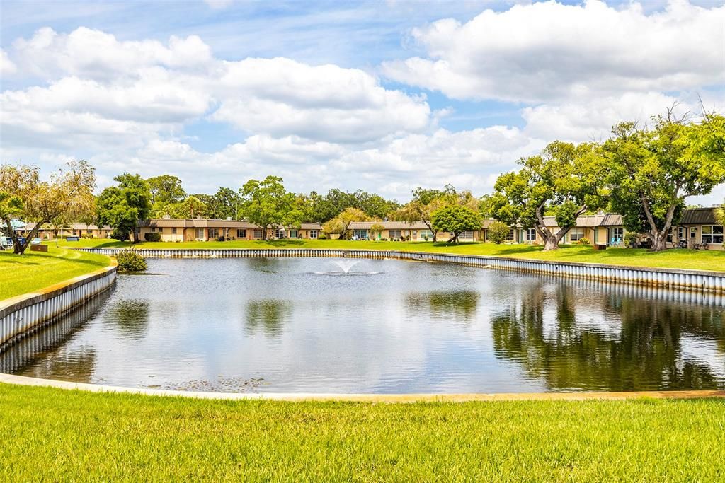 На продажу: $124,900 (2 спален, 1 ванн, 975 Квадратных фут)