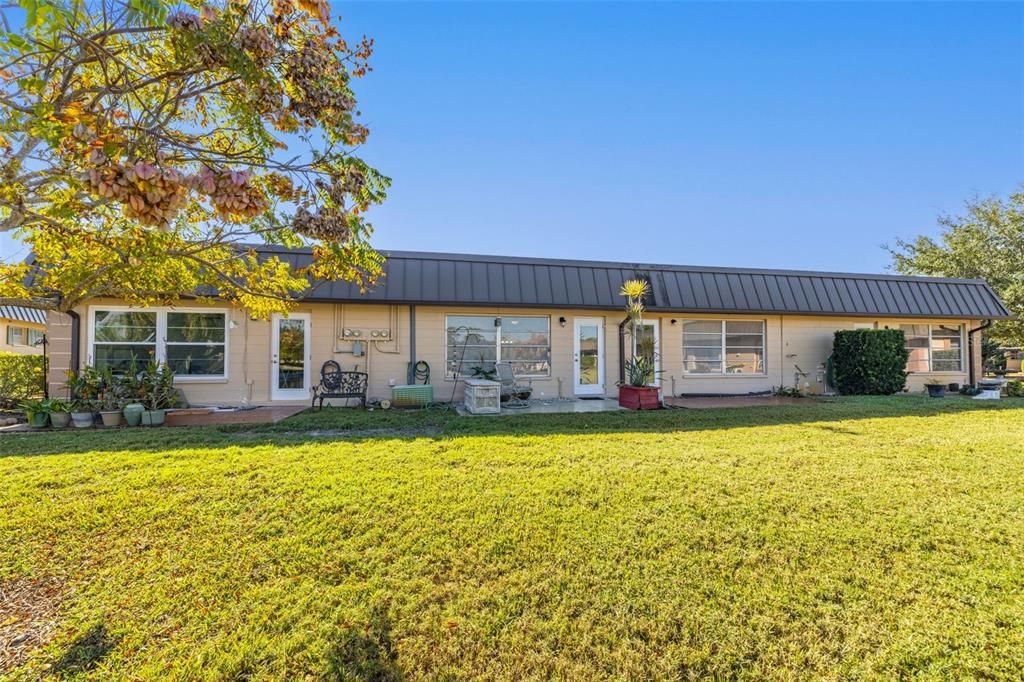 На продажу: $124,900 (2 спален, 1 ванн, 975 Квадратных фут)