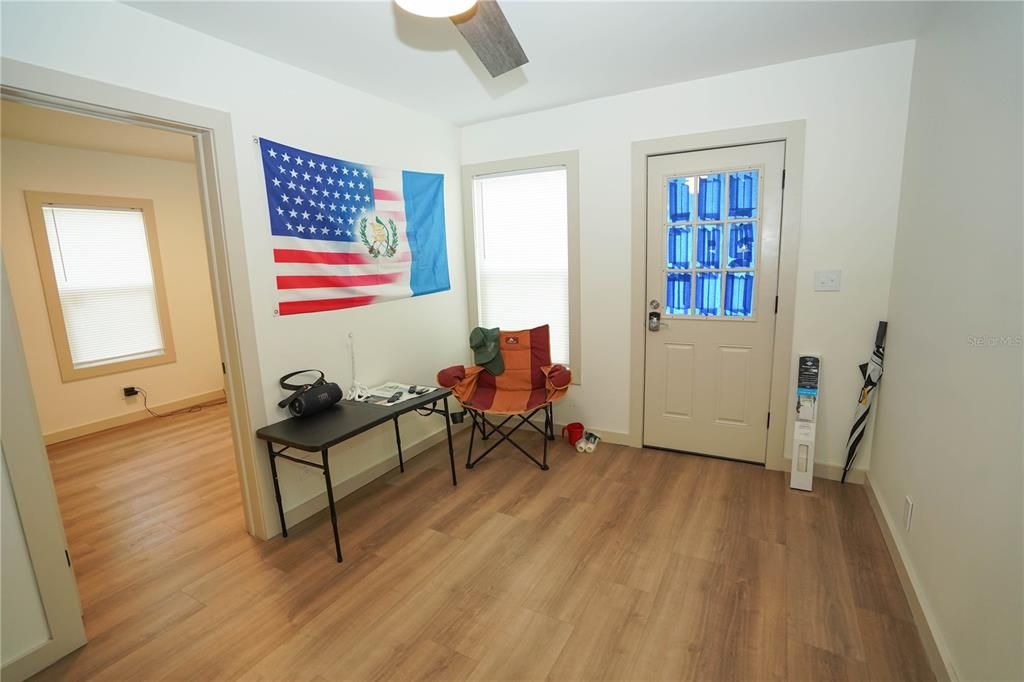 出租: $2,550 (3 贝兹, 2 浴室, 900 平方英尺)