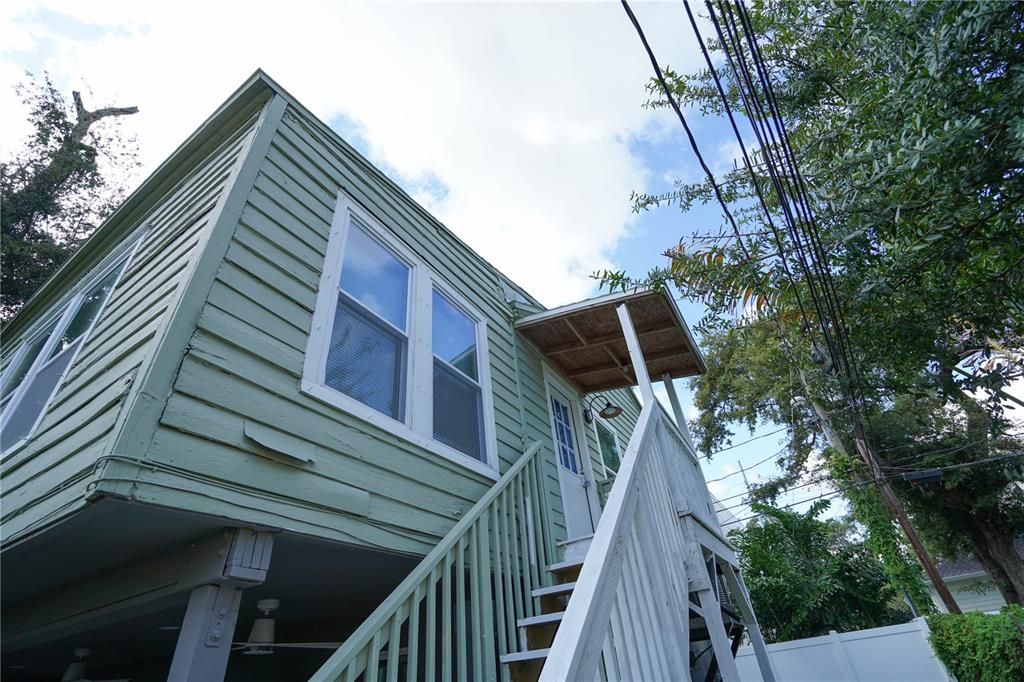 出租: $2,550 (3 贝兹, 2 浴室, 900 平方英尺)