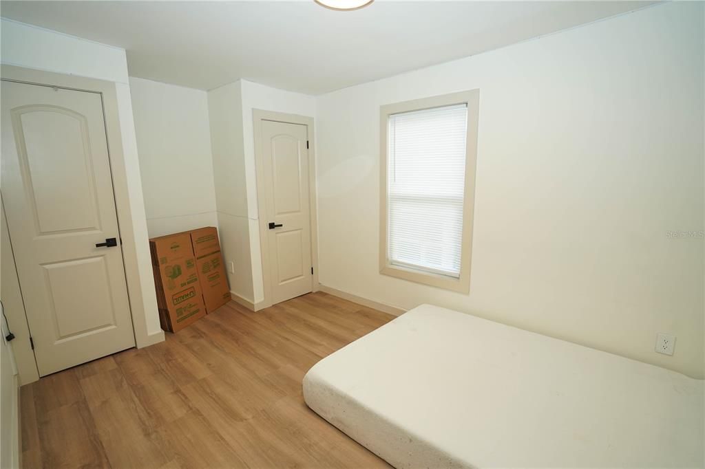 出租: $2,550 (3 贝兹, 2 浴室, 900 平方英尺)