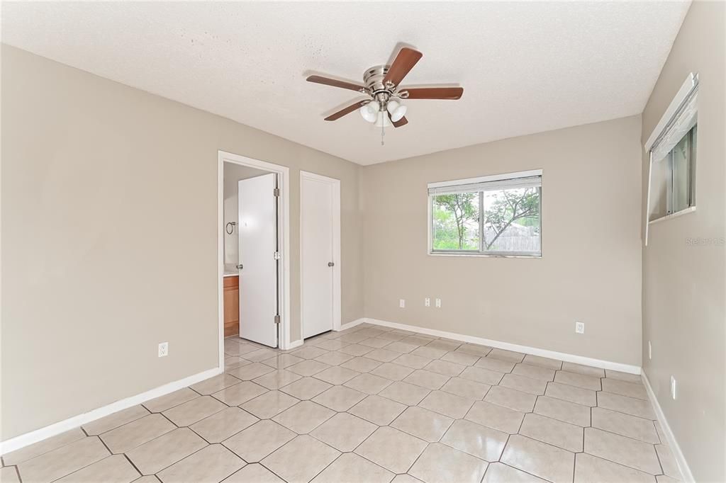 For Rent: $2,275 (3 beds, 2 baths, 1450 Square Feet)