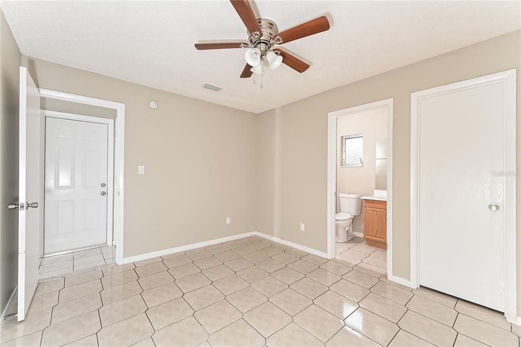 For Rent: $2,275 (3 beds, 2 baths, 1450 Square Feet)