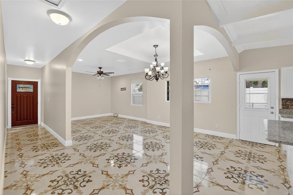 For Rent: $2,200 (3 beds, 2 baths, 1645 Square Feet)