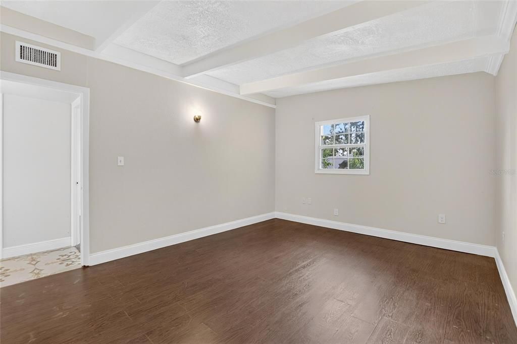 For Rent: $2,200 (3 beds, 2 baths, 1645 Square Feet)