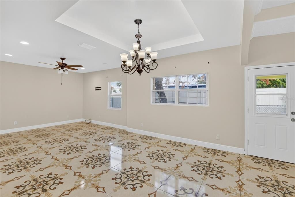 For Rent: $2,200 (3 beds, 2 baths, 1645 Square Feet)