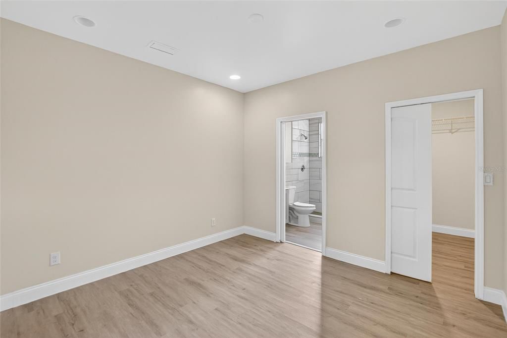 For Rent: $2,200 (3 beds, 2 baths, 1645 Square Feet)