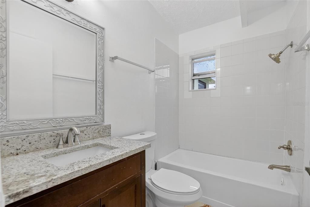 For Rent: $2,200 (3 beds, 2 baths, 1645 Square Feet)