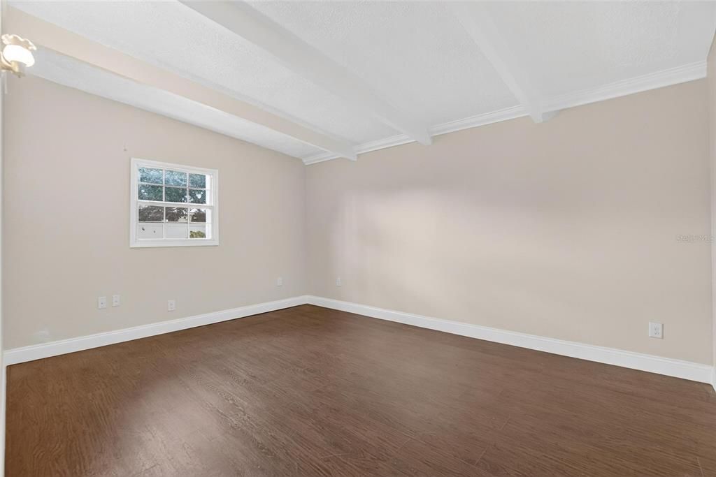 For Rent: $2,200 (3 beds, 2 baths, 1645 Square Feet)