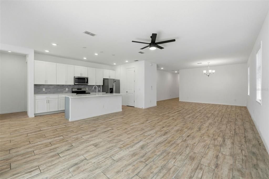 For Rent: $2,150 (3 beds, 2 baths, 2244 Square Feet)