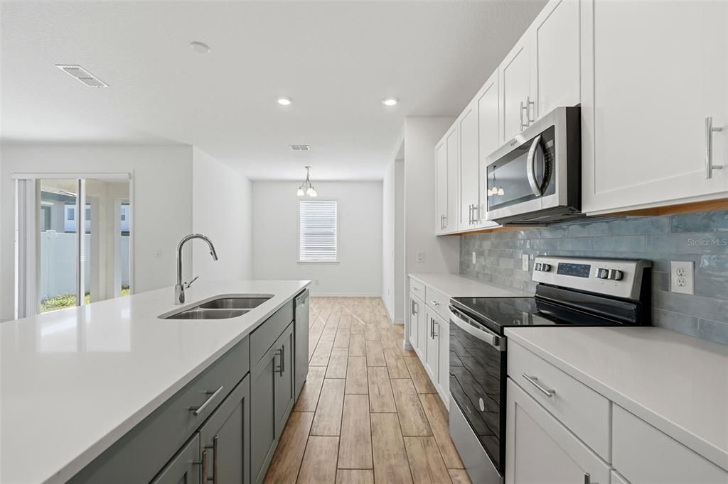 For Rent: $2,150 (3 beds, 2 baths, 2244 Square Feet)