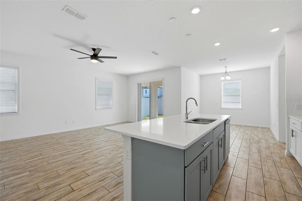 For Rent: $2,150 (3 beds, 2 baths, 2244 Square Feet)