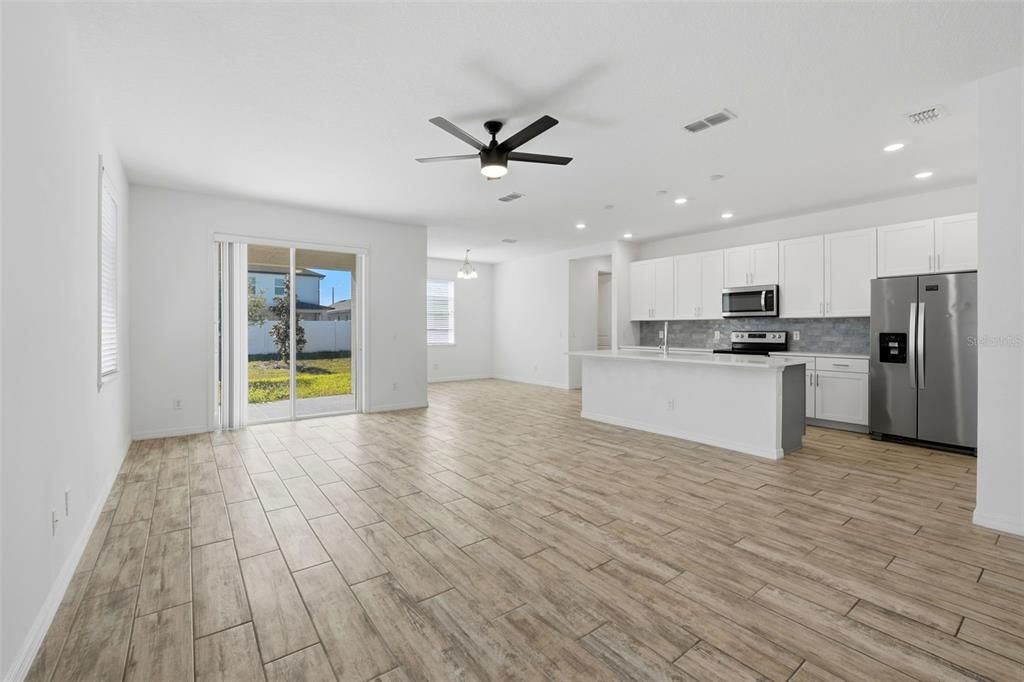 For Rent: $2,150 (3 beds, 2 baths, 2244 Square Feet)