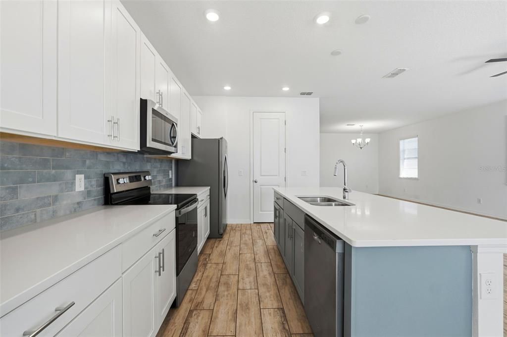 For Rent: $2,150 (3 beds, 2 baths, 2244 Square Feet)