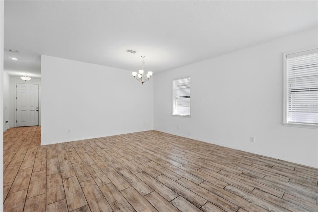 For Rent: $2,150 (3 beds, 2 baths, 2244 Square Feet)